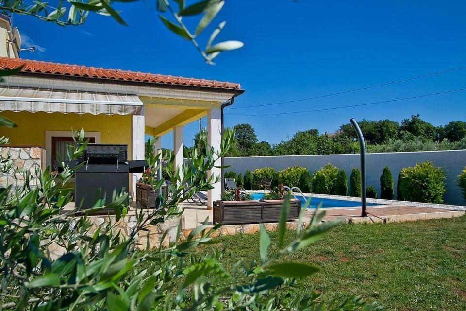 Villa Maggie Sisan Bilik gambar